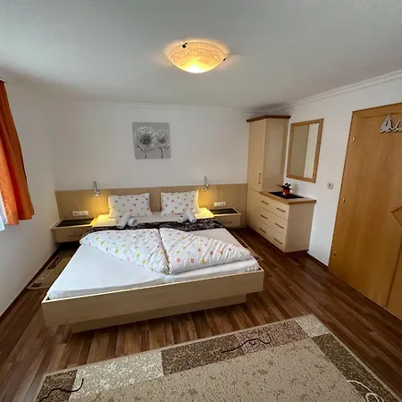 Bergglueck By Interhome Apartamento See